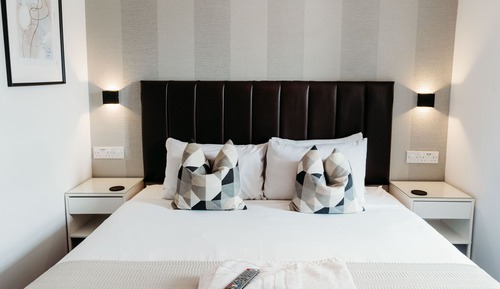 Premier Apartment, 1 King Bed, Kitchenette, Ground Floor