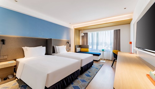 Standard Room, Multiple Beds (Extra Floor Space)