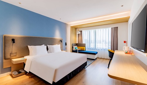 Standard Room, 1 King Bed, Accessible