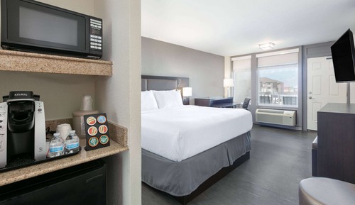 Room, 1 King Bed, Accessible, Non Smoking (Tub with Grab Bars)