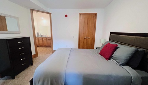 Deluxe Apartment