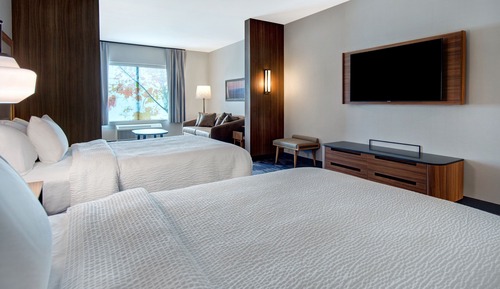 Suite, Multiple Beds, Non Smoking (Mobility Accessible, Tub)