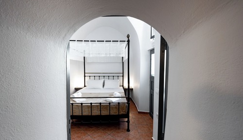 Superior Apartment with outdoor Cave hot tub