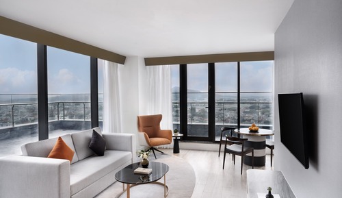 Club Suite, 1 King Bed, Club Lounge Access (Vinh Yen View)