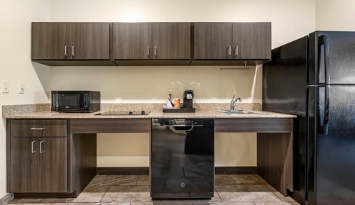 Suite, 1 King Bed with Sofa bed, Accessible, Non Smoking (Roll-In Shower)