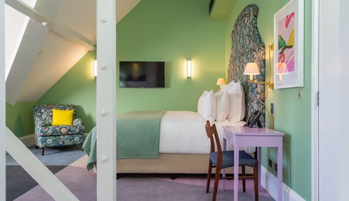 Prestige Room