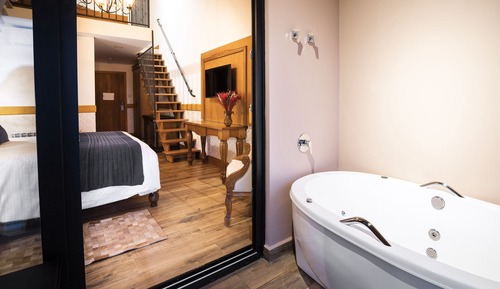 Family Quadruple Room, Jetted Tub, Lake View