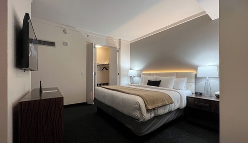 Signature Suite