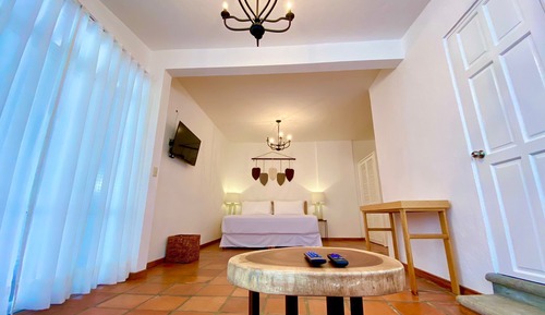 Deluxe Room, 1 King Bed