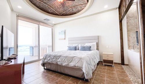 Comfort Room, 2 Bedrooms, Ocean View