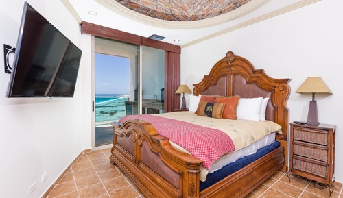 Deluxe Condo, 2 Bedrooms, Ocean View