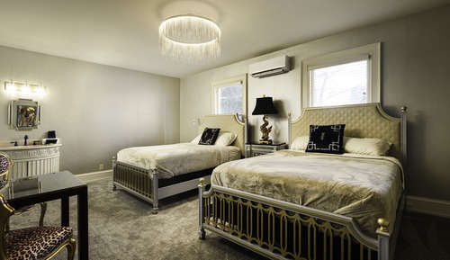 Double - The Champagne Room