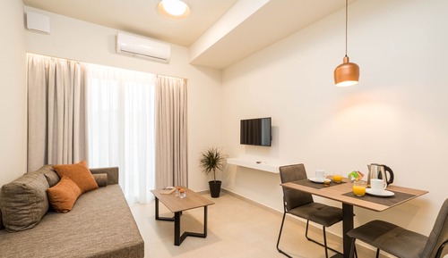Deluxe Studio Suite