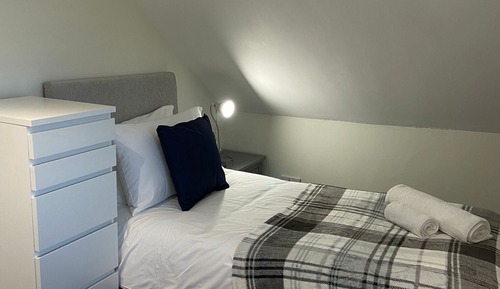 Luxury Apartment, Private Bathroom (4 Bed and Sofa Bed)