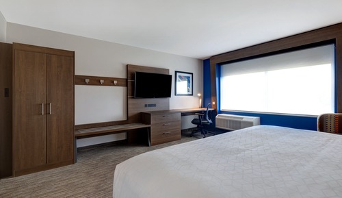 Standard Room, 1 King Bed, Accessible (Communications)