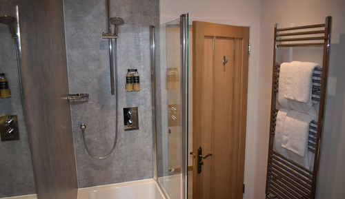 Twin Room, Private Bathroom (Sycamore)