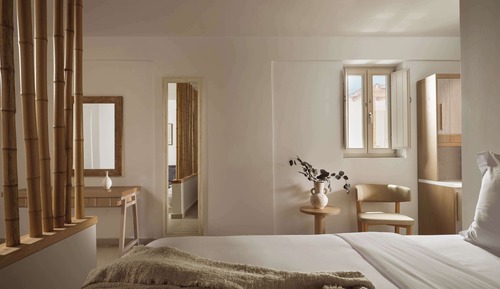 King Junior Suite with Private Heated Pool and Hydromassage