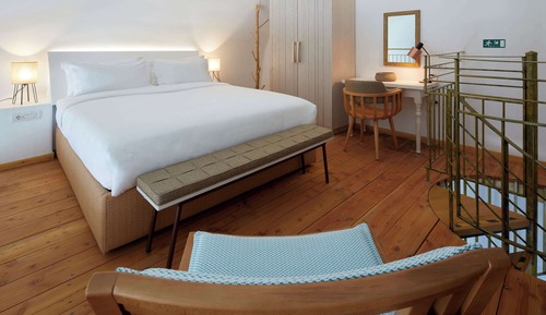 King Duplex Suite with Private Heated Pool and Hydromassage