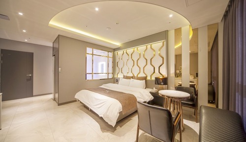 Room (Standard Double )