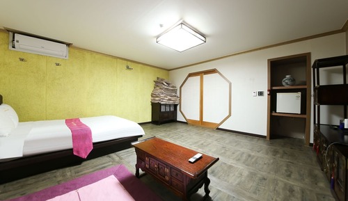Room (VIP (Netflix available/100% disinfect)