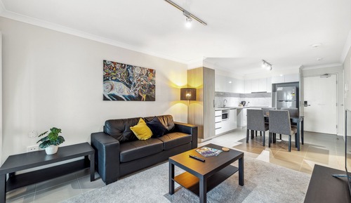 Scenic 1 Bed and 1 Bath Parkview Apartment
