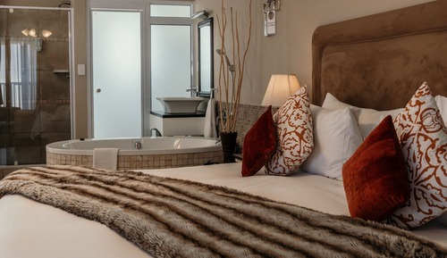 Junior Twin Room, 2 Twin Beds, Bathtub, Sea View