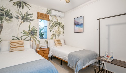 Twin Room, Private Bathroom, Courtyard View (Habitación 2)