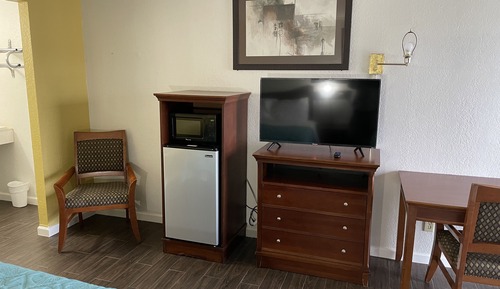 Newly Remodel Room, Queen Bed