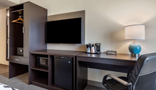 Suite, 1 King Bed, Accessible, Non Smoking