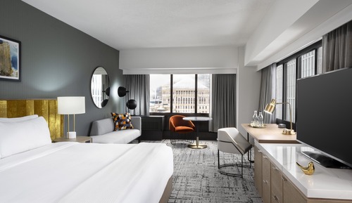 Grand Room, 1 King Bed (Chicago Skyline View)