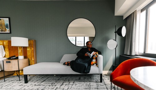 Grand Room, 1 King Bed, Roll-in Shower (Mobility Accessible)