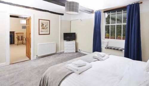 Family Room (Room 1)