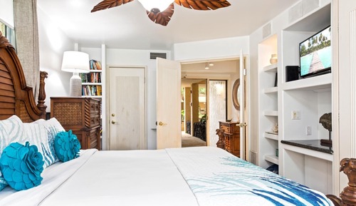 Condo (2 Bedrooms)