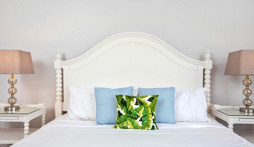 Condo (2 Bedrooms)