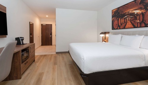 Deluxe Room, 1 King Bed, Accessible, Non Smoking (Hearing)