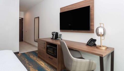 Room, 1 Queen Bed, Accessible, Non Smoking (Hearing)