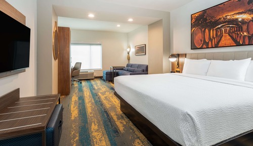 Suite, 1 King Bed, Non Smoking