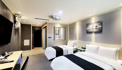 Deluxe Twin Room (Breakfast not provided on Monday)