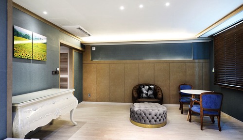 Family Suite (Breakfast not provided on Monday)