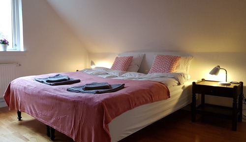 House, 4 Bedrooms, Terrace