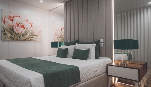 Suite, Mountain View