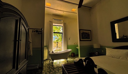 Royal Studio Suite