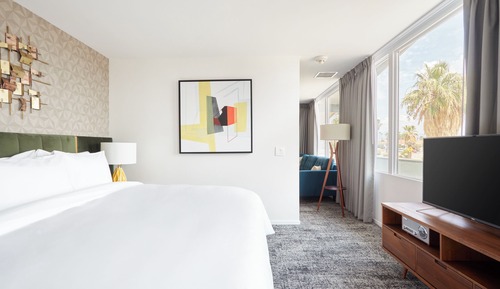 Superior Suite, 1 King Bed, Balcony