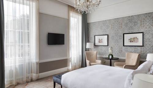 Crescent Superior Room- includes spa access