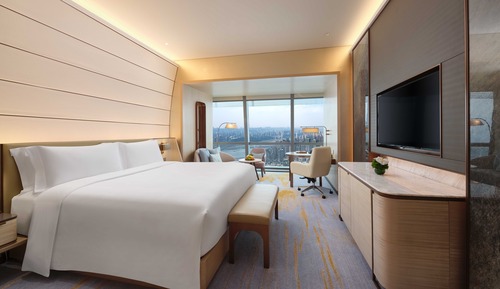 Classic Room, 1 King Bed, River View