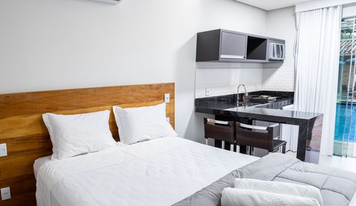 Suite, Kitchen, Pool View