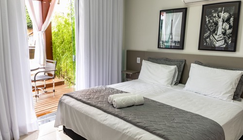 Suite, 1 Queen Bed, Pool View