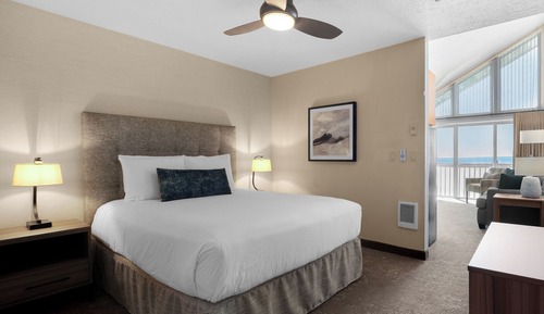 Queen Suite Ocean Front