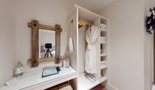 Superior King Room