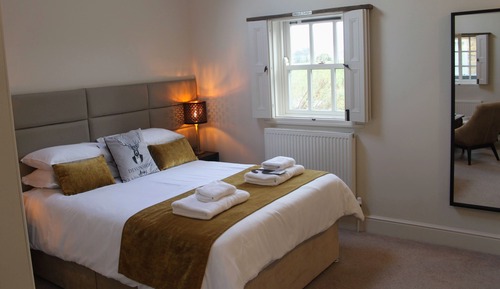 Deluxe King Suite